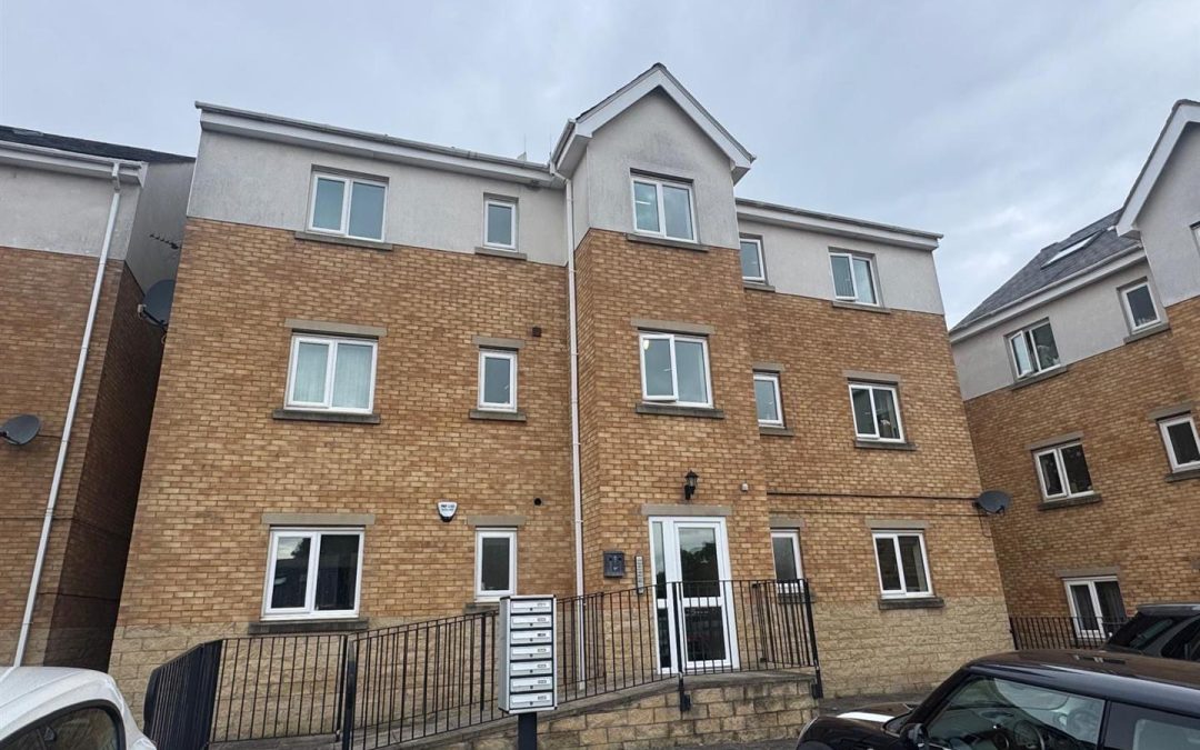 Lemans Drive, Staincliffe, Dewsbury, WF13 4AL