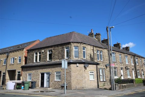 2 Kitson Hill Road, Mirfield, WF14 9EL