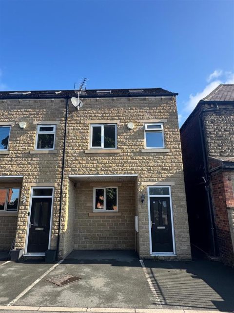 2b Kitson Hill Road, Mirfield, WF14 9EL